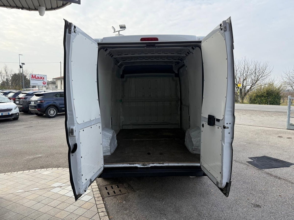 Peugeot Boxer Furgone 330 2.2 BlueHDi 140 S&S PC-TN Furgone Premium (2)
