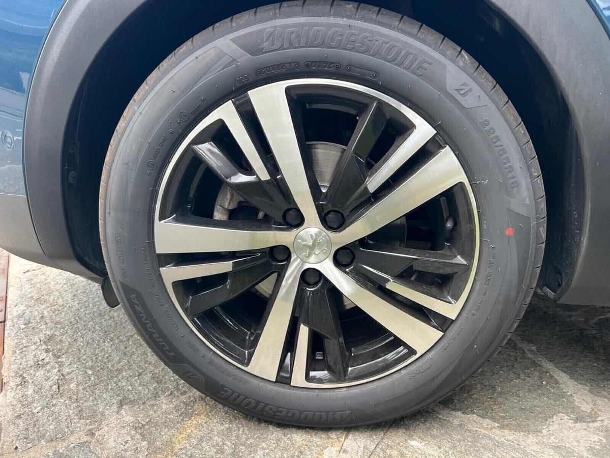 Peugeot 3008 BlueHDi 130 S&S EAT8 GT Pack (14)