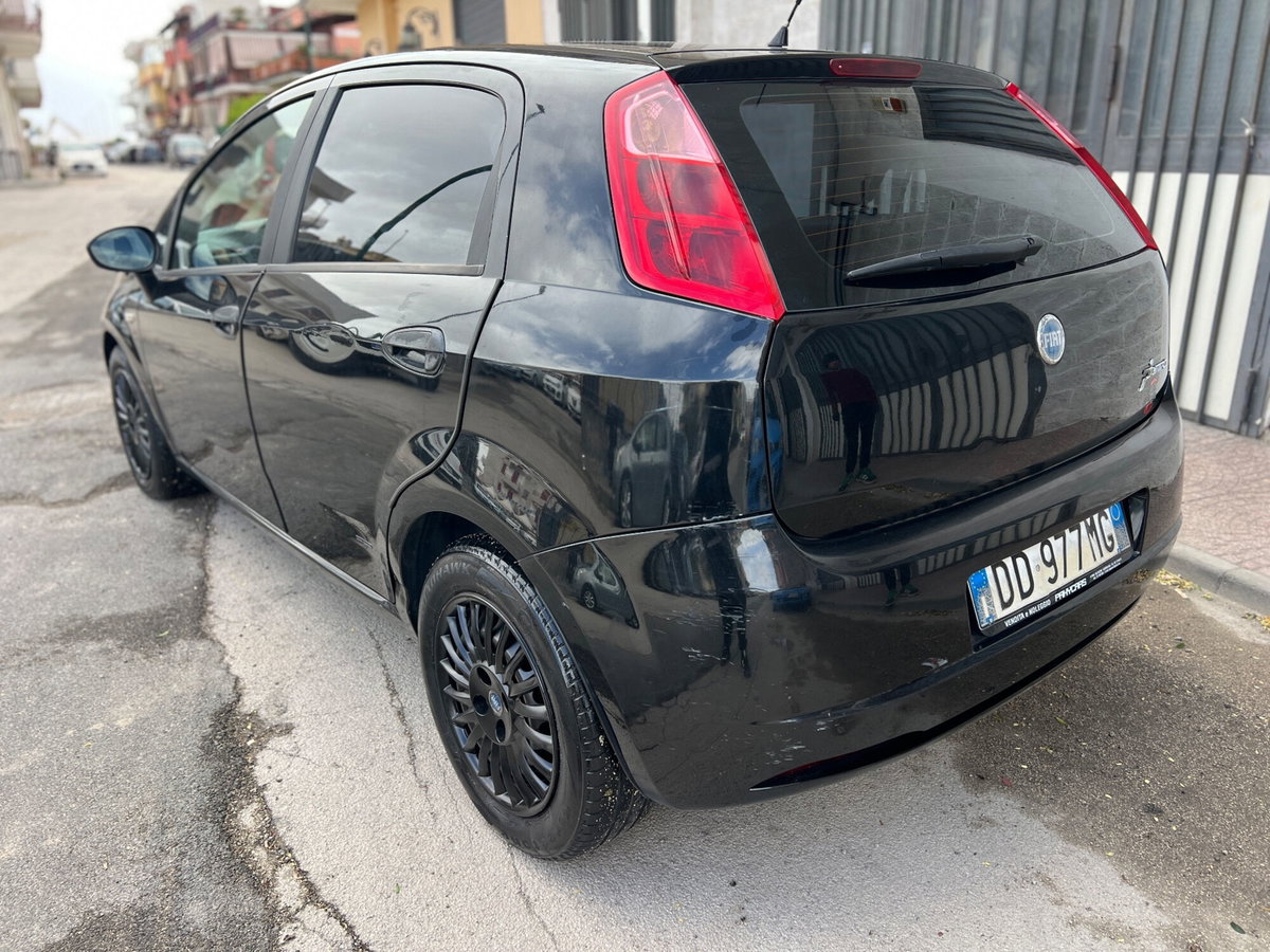 Fiat Grande Punto 1.3 MJT 90 CV 5 porte Emotion (2)