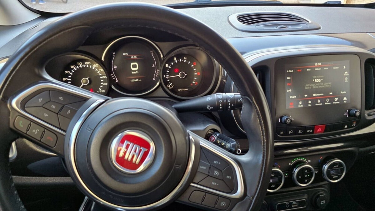 Fiat 500L Living 1.6 Multijet 120 CV Lounge (9)