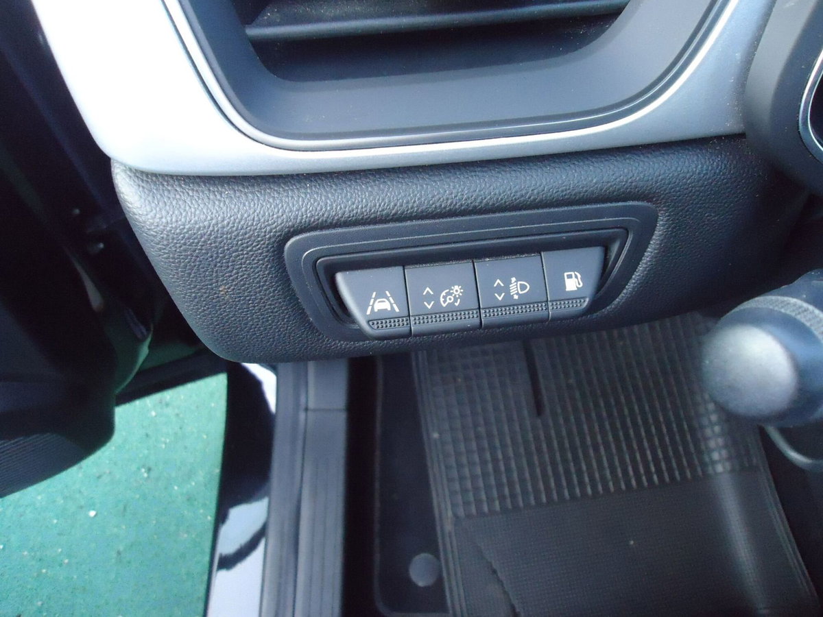 Renault Captur Plug-in Hybrid E-Tech 160 CV Intens (10)