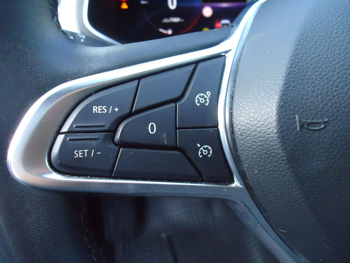 Renault Captur Plug-in Hybrid E-Tech 160 CV Intens (11)