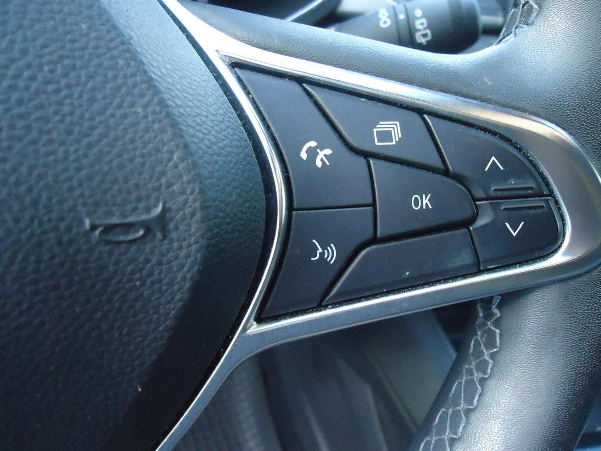 Renault Captur Plug-in Hybrid E-Tech 160 CV Intens (12)