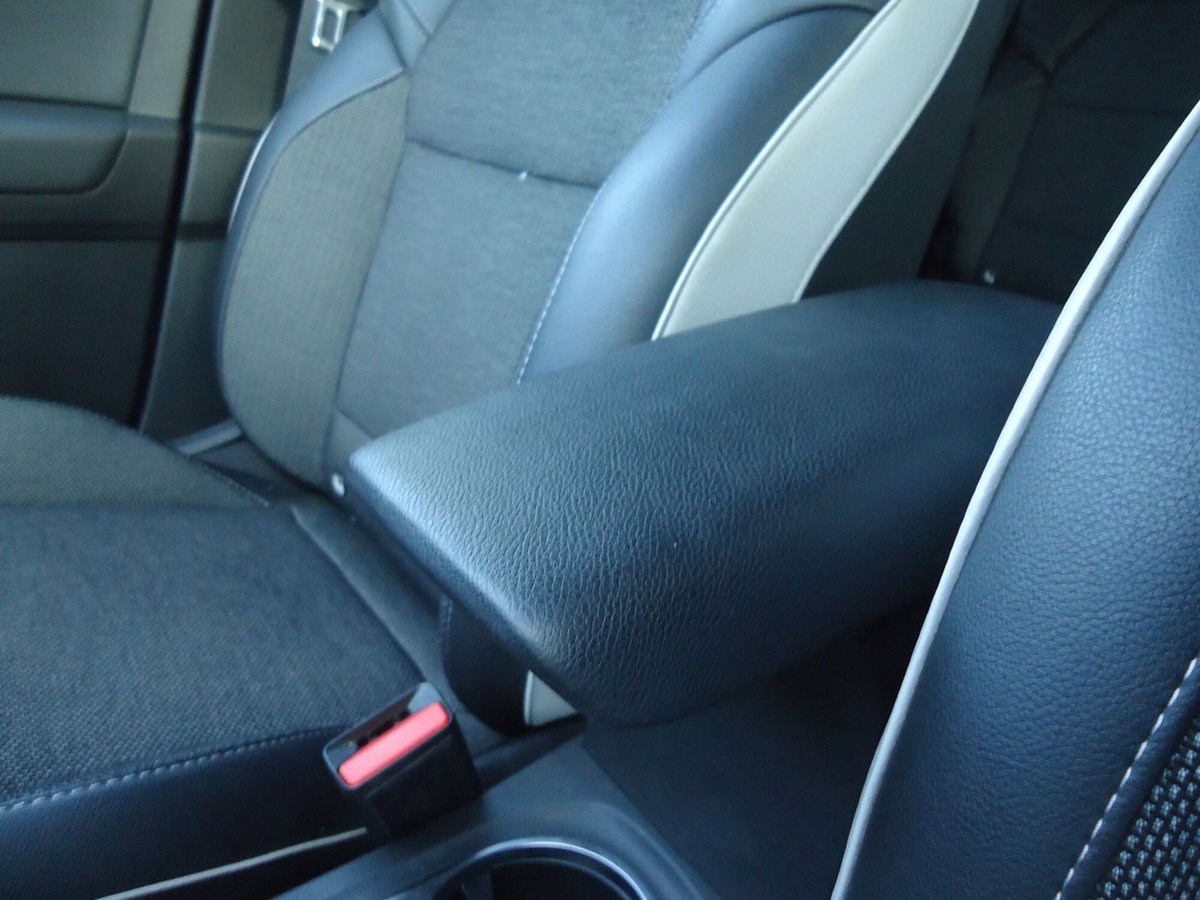 Renault Captur Plug-in Hybrid E-Tech 160 CV Intens (14)