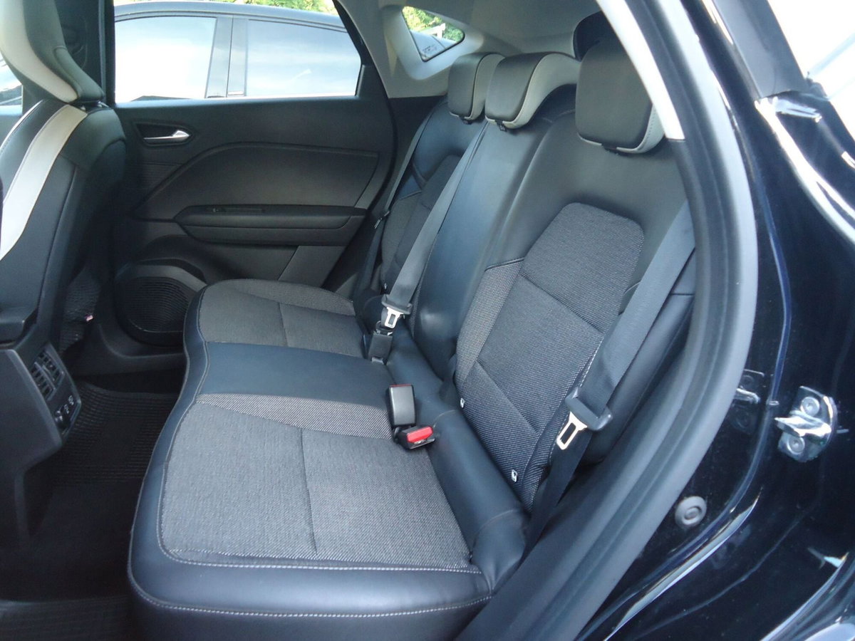Renault Captur Plug-in Hybrid E-Tech 160 CV Intens (6)