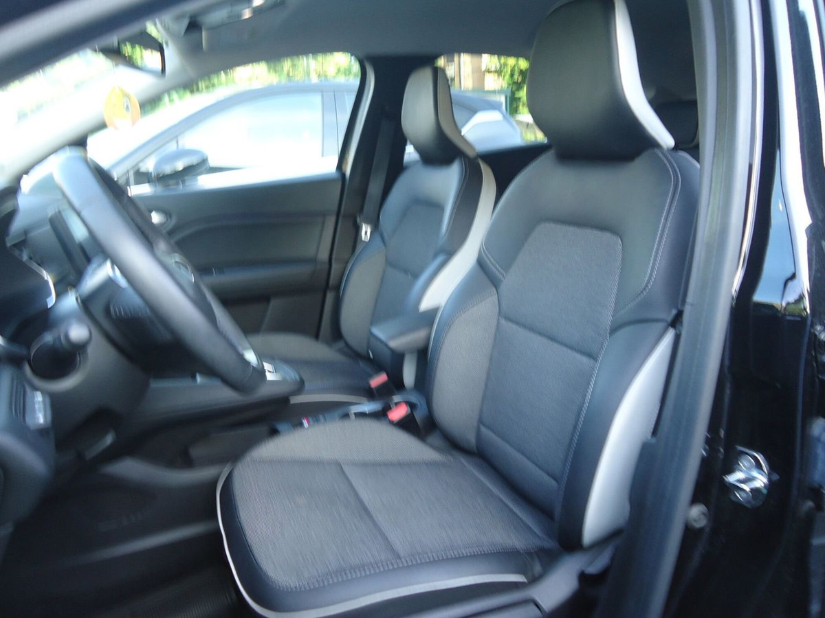 Renault Captur Plug-in Hybrid E-Tech 160 CV Intens (7)