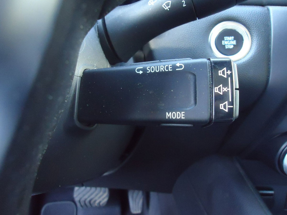 Renault Captur Plug-in Hybrid E-Tech 160 CV Intens (10)