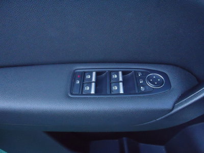 Renault Captur Plug-in Hybrid E-Tech 160 CV Intens (11)