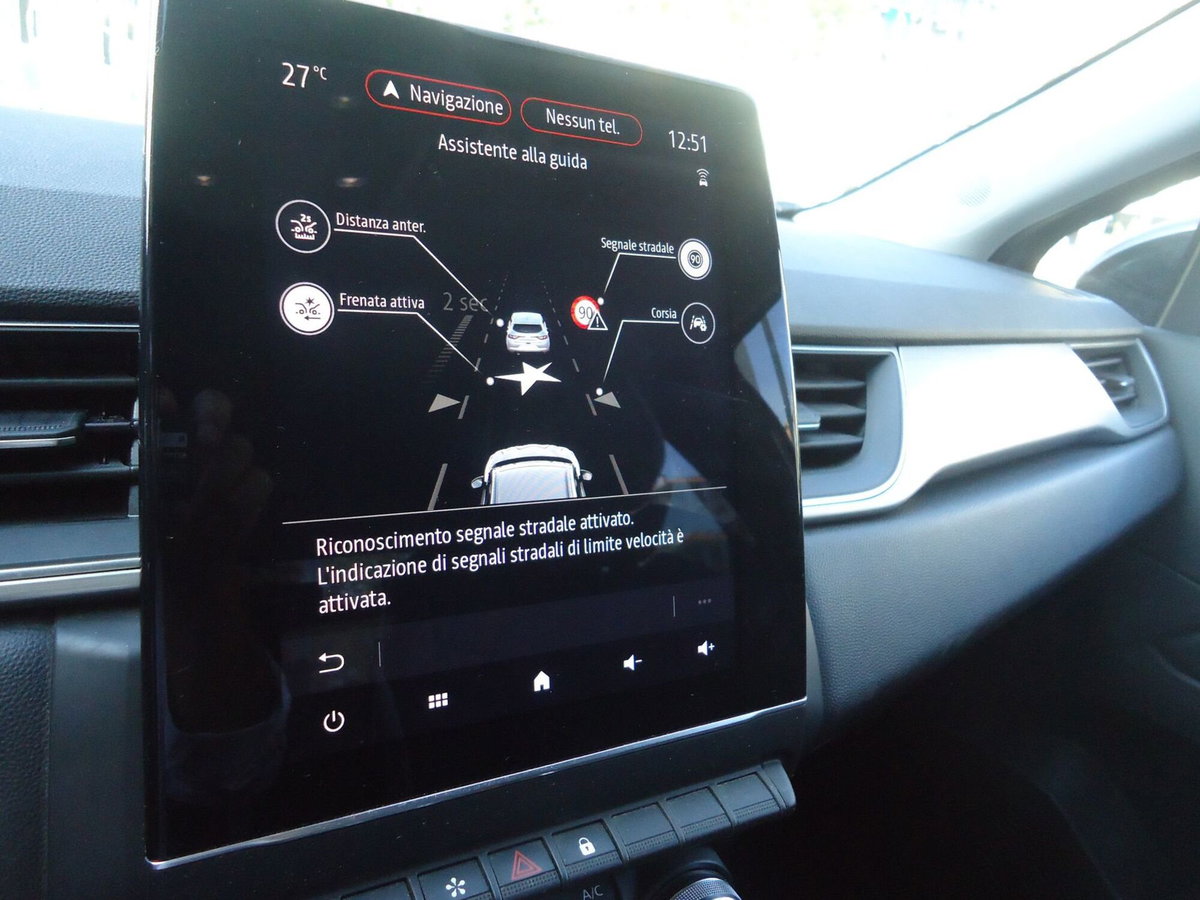 Renault Captur Plug-in Hybrid E-Tech 160 CV Intens (13)