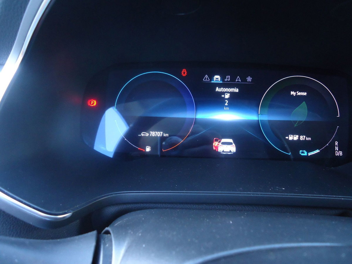 Renault Captur Plug-in Hybrid E-Tech 160 CV Intens (17)
