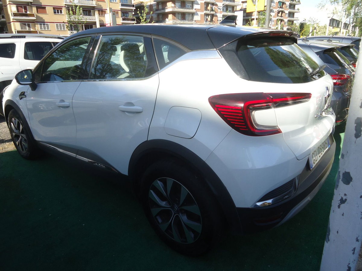 Renault Captur Plug-in Hybrid E-Tech 160 CV Intens (2)
