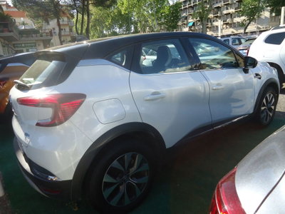 Renault Captur Plug-in Hybrid E-Tech 160 CV Intens (4)