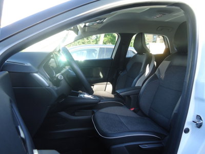 Renault Captur Plug-in Hybrid E-Tech 160 CV Intens (8)