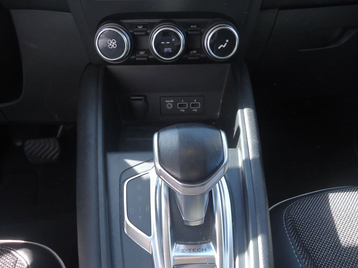 Renault Captur Plug-in Hybrid E-Tech 160 CV Intens (9)