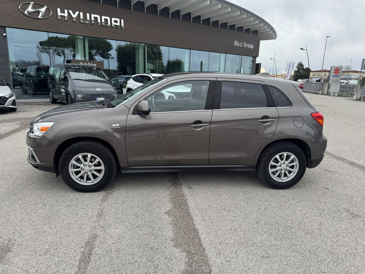 Mitsubishi ASX 1.6 DI-D 114 CV 4WD Invite Navi (2)