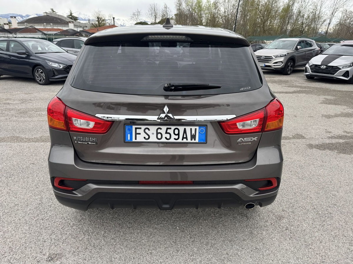 Mitsubishi ASX 1.6 DI-D 114 CV 4WD Invite Navi (4)