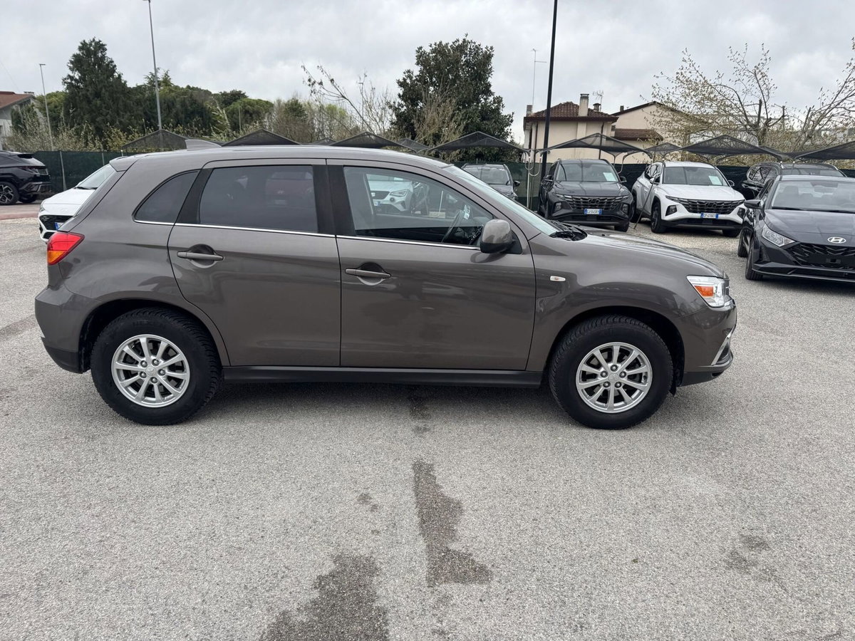 Mitsubishi ASX 1.6 DI-D 114 CV 4WD Invite Navi (6)