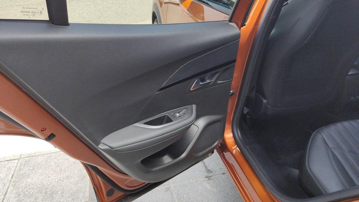Peugeot 2008 PureTech 155 S&S EAT8 GT Pack (20)