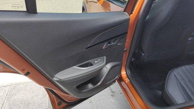 Peugeot 2008 PureTech 155 S&S EAT8 GT Pack (20)