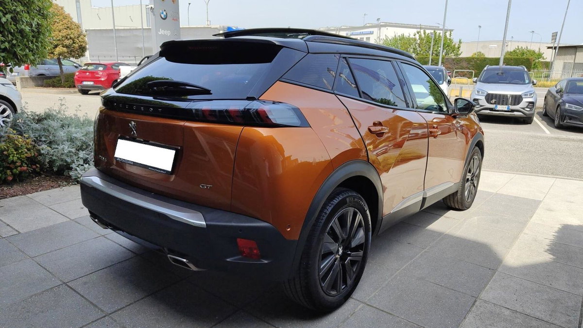 Peugeot 2008 PureTech 155 S&S EAT8 GT Pack (4)