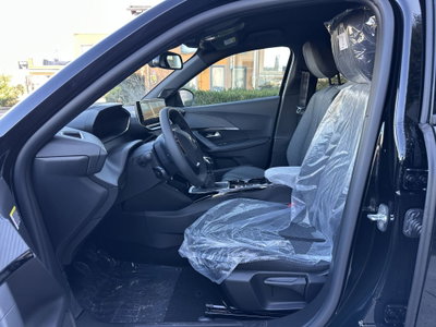 Peugeot 2008 1.2 puretech Active s&s 100cv (8)
