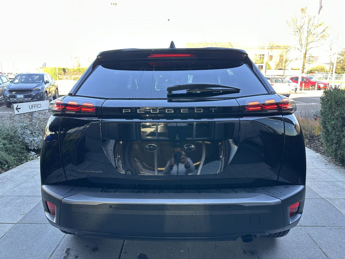 Peugeot 2008 1.2 puretech Active s&s 100cv (5)
