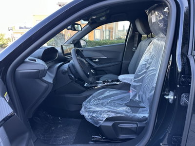 Peugeot 2008 1.2 puretech Active s&s 100cv (8)