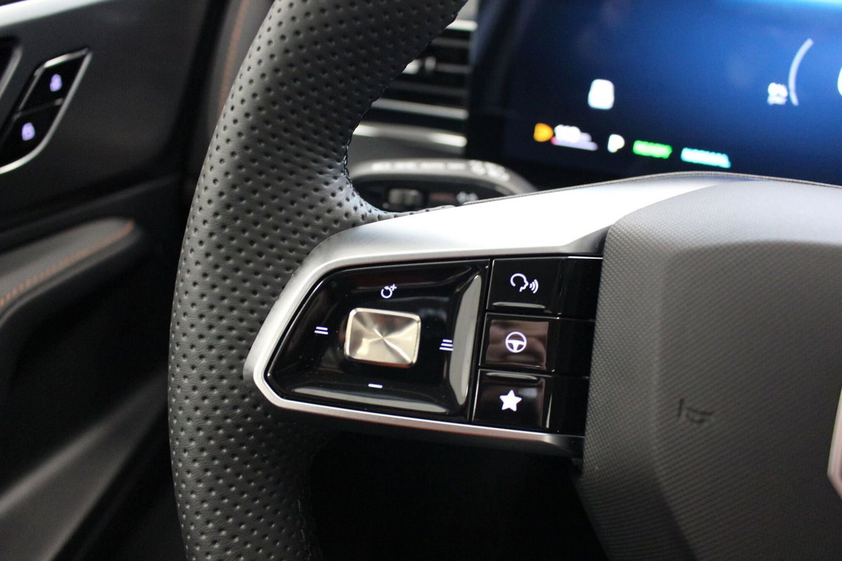 Mg HS 1.5 hybrid+ Comfort auto (11)
