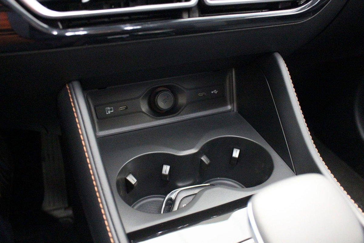 Mg HS 1.5 hybrid+ Comfort auto (14)