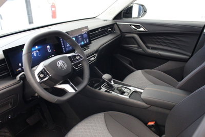 Mg HS 1.5 hybrid+ Comfort auto (7)