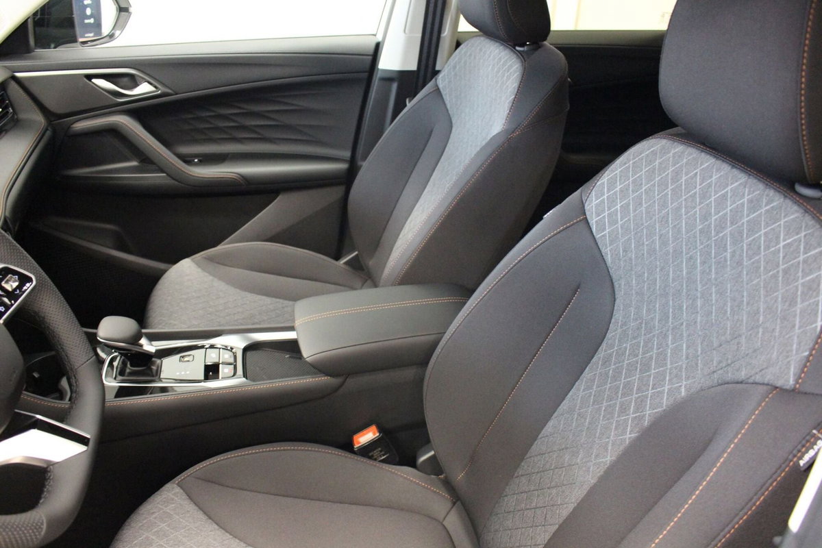 Mg HS 1.5 hybrid+ Comfort auto (8)