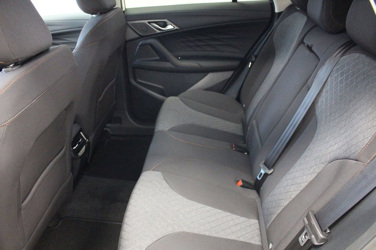 Mg HS 1.5 hybrid+ Comfort auto (9)