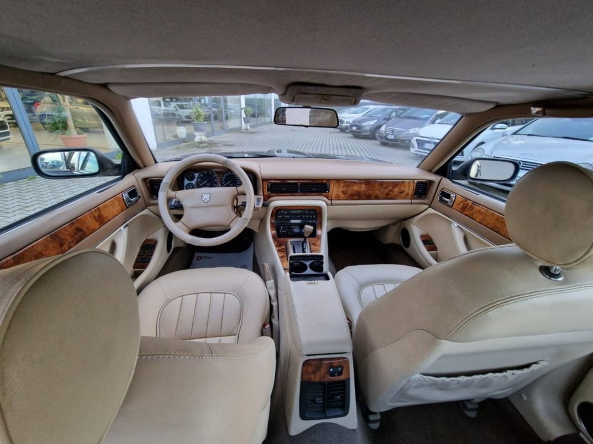 Jaguar XJ 4.0 cat Executive (12)