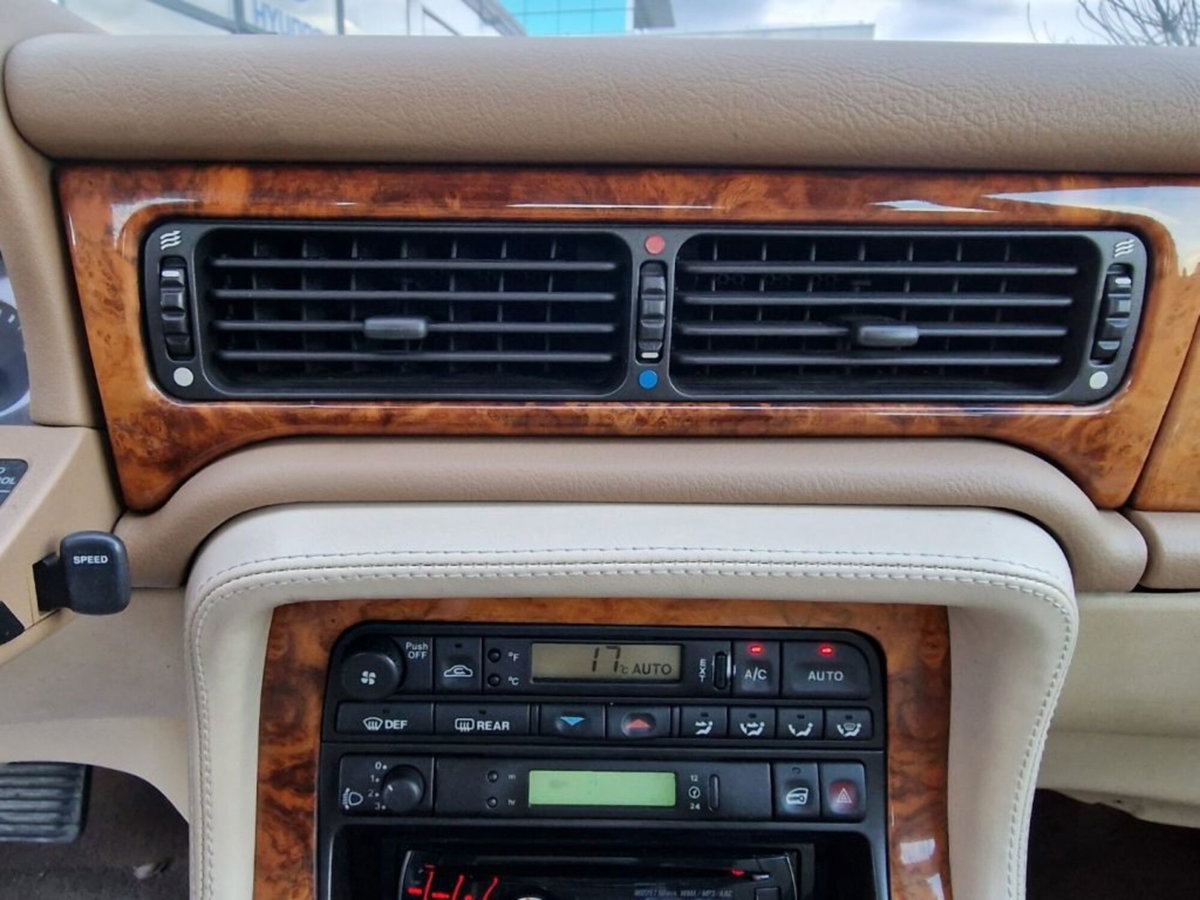 Jaguar XJ 4.0 cat Executive (19)