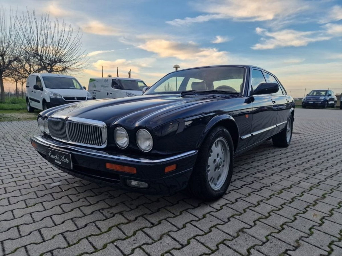 Jaguar XJ 4.0 cat Executive (2)
