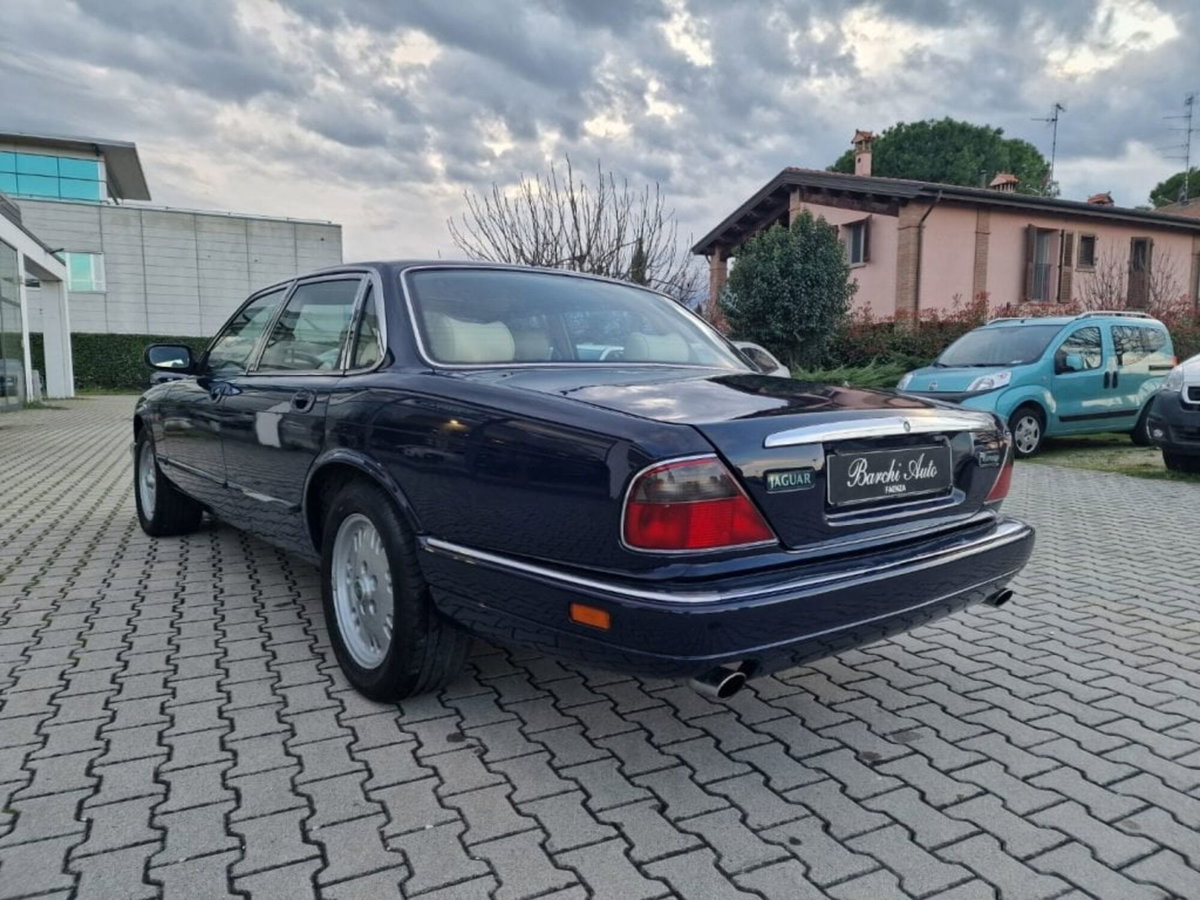 Jaguar XJ 4.0 cat Executive (6)