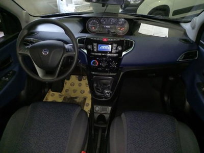 Lancia Ypsilon 1.0 FireFly 5 porte S&S Hybrid Ecochic A. Ferretti (11)