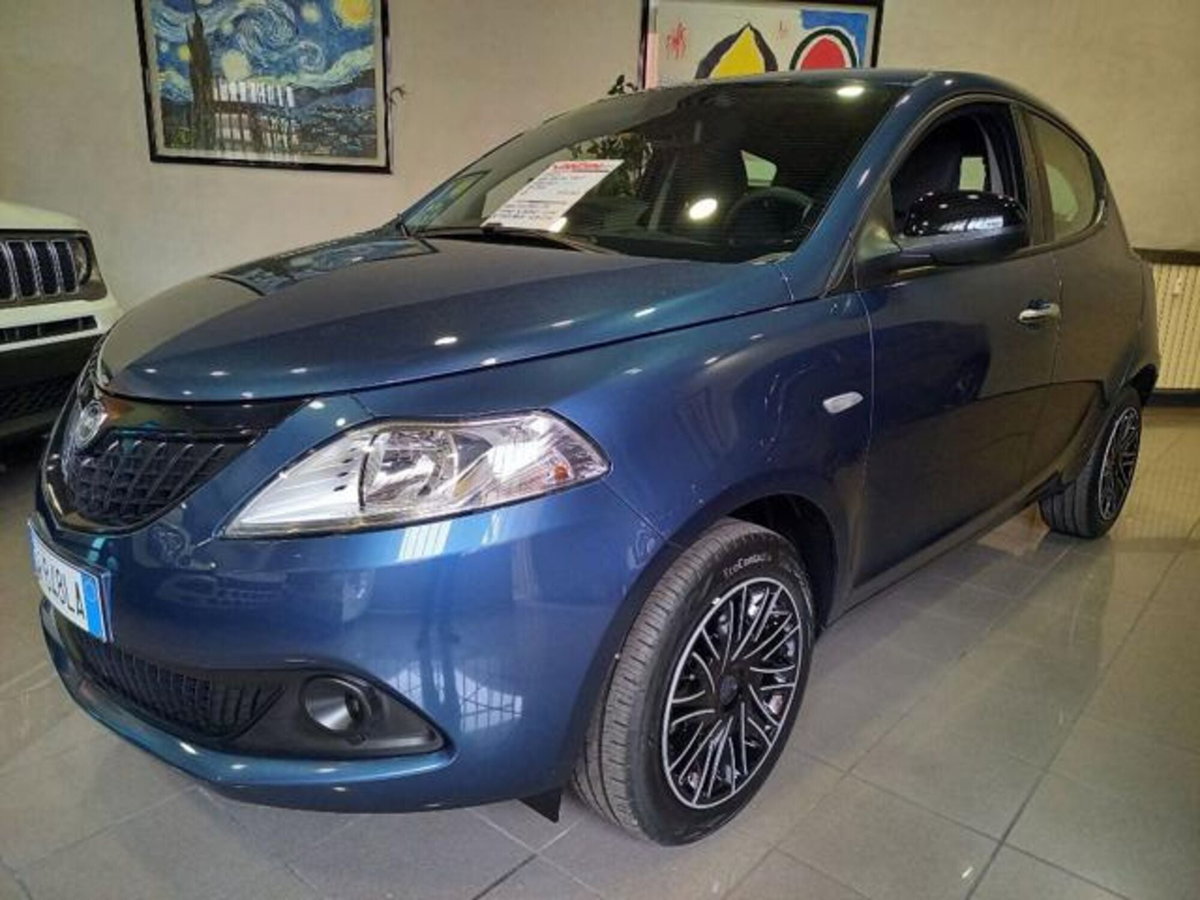 Lancia Ypsilon 1.0 FireFly 5 porte S&S Hybrid Ecochic A. Ferretti (2)