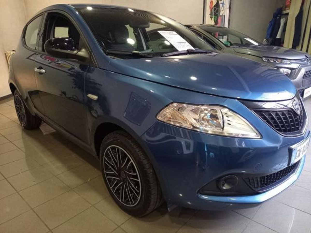 Lancia Ypsilon 1.0 FireFly 5 porte S&S Hybrid Ecochic A. Ferretti (3)