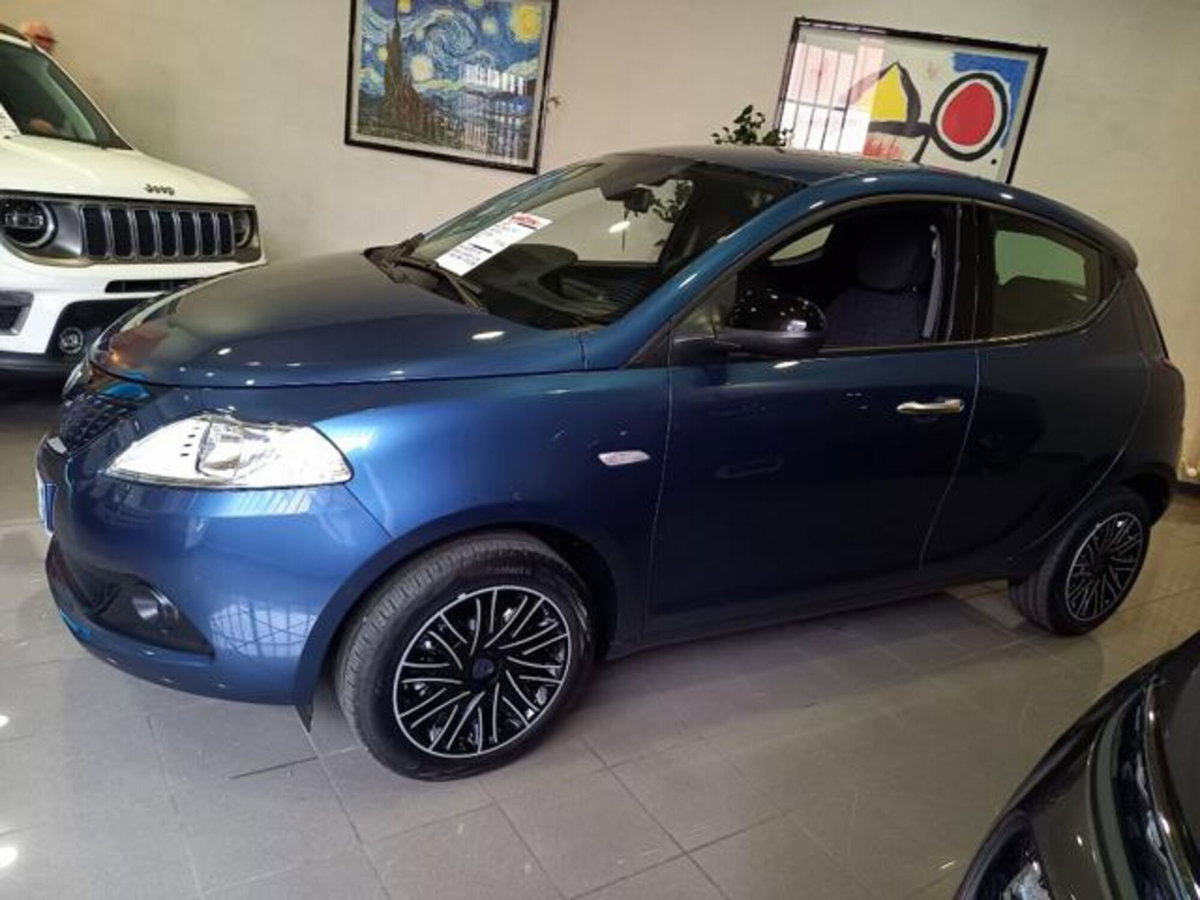 Lancia Ypsilon 1.0 FireFly 5 porte S&S Hybrid Ecochic A. Ferretti (5)