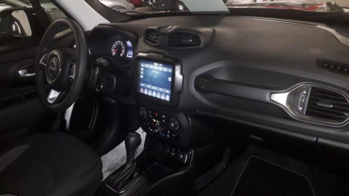 Jeep Renegade 1.5 Turbo T4 MHEV Limited (8)