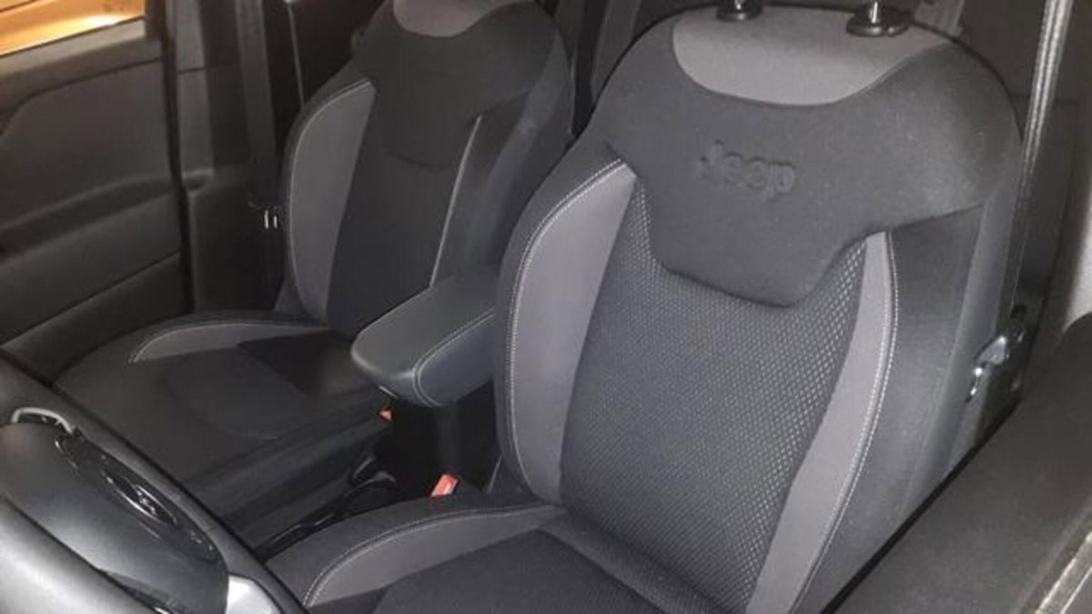 Jeep Renegade 1.5 Turbo T4 MHEV Limited (9)