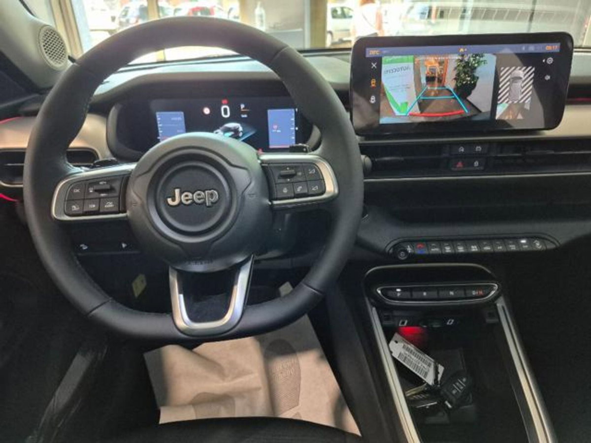 Jeep Avenger 1.2 turbo e-hybrid mhev Summit fwd 110cv edct6 (10)