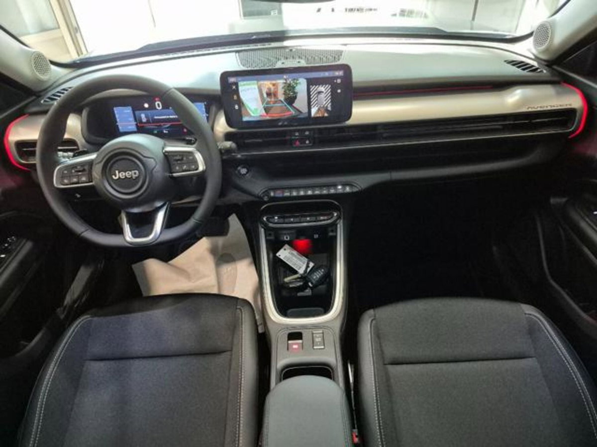 Jeep Avenger 1.2 turbo e-hybrid mhev Summit fwd 110cv edct6 (11)