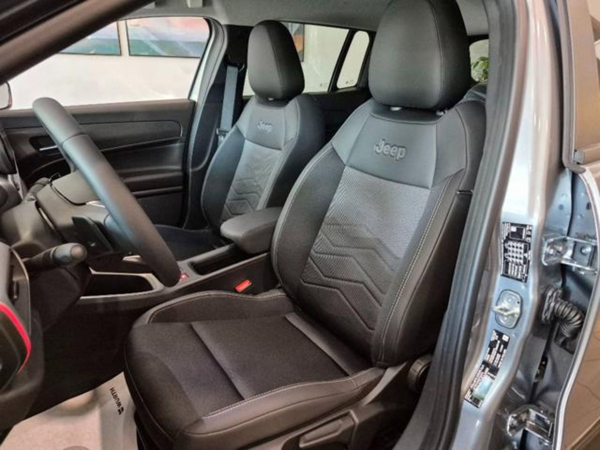 Jeep Avenger 1.2 turbo e-hybrid mhev Summit fwd 110cv edct6 (15)