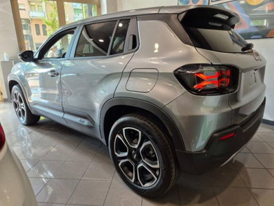 Jeep Avenger 1.2 turbo e-hybrid mhev Summit fwd 110cv edct6 (9)