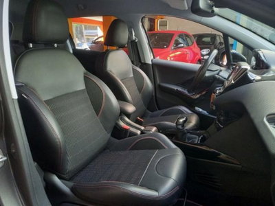 Peugeot 2008 BlueHDi 100 S&S GT Line (14)