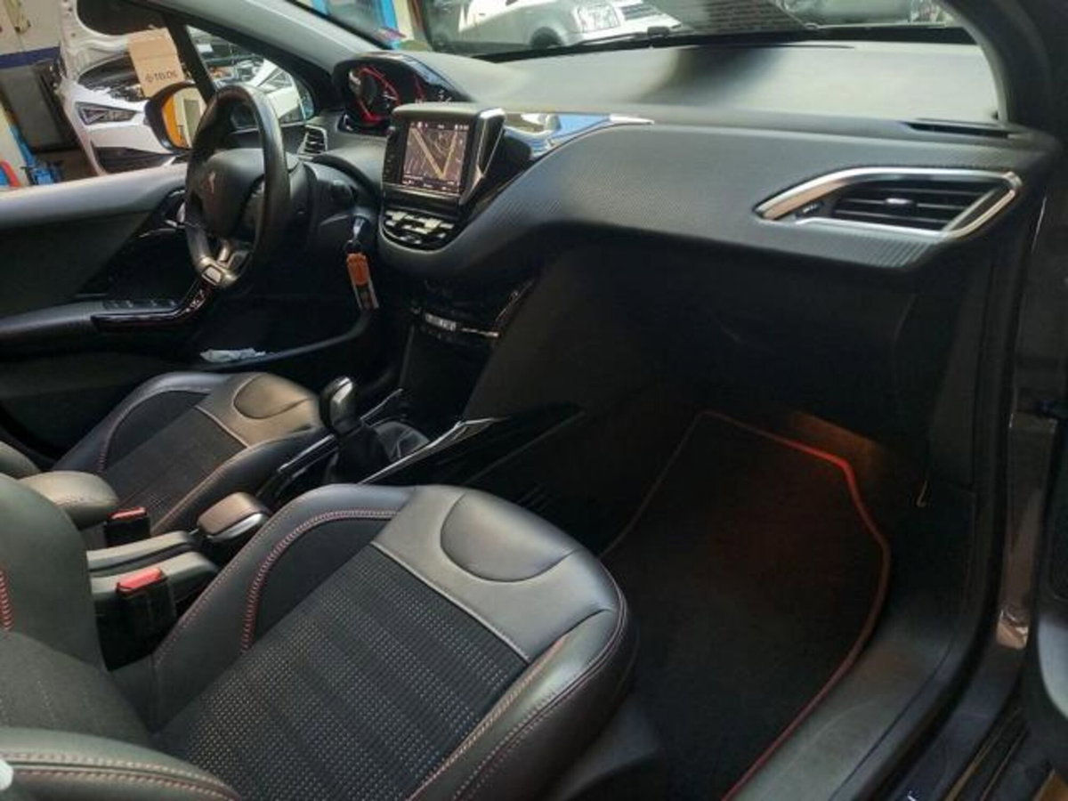 Peugeot 2008 BlueHDi 100 S&S GT Line (15)