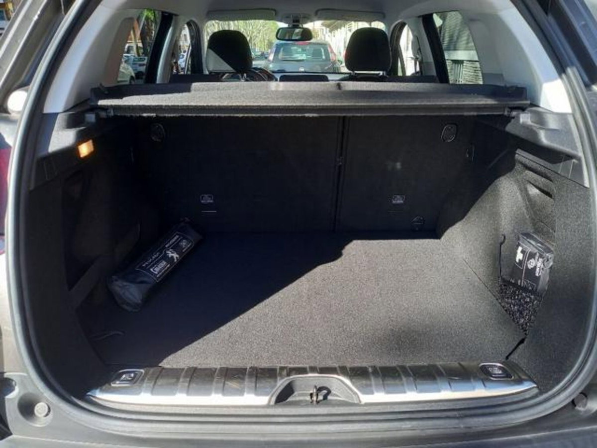Peugeot 2008 BlueHDi 100 S&S GT Line (17)