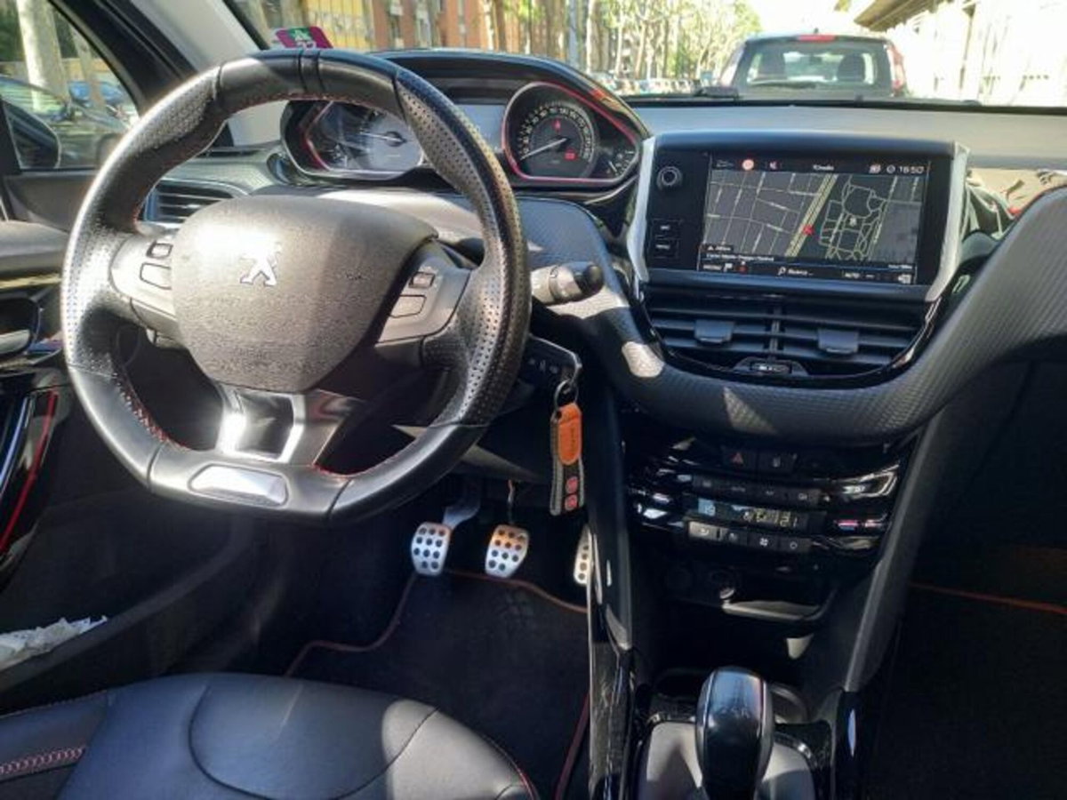 Peugeot 2008 BlueHDi 100 S&S GT Line (9)
